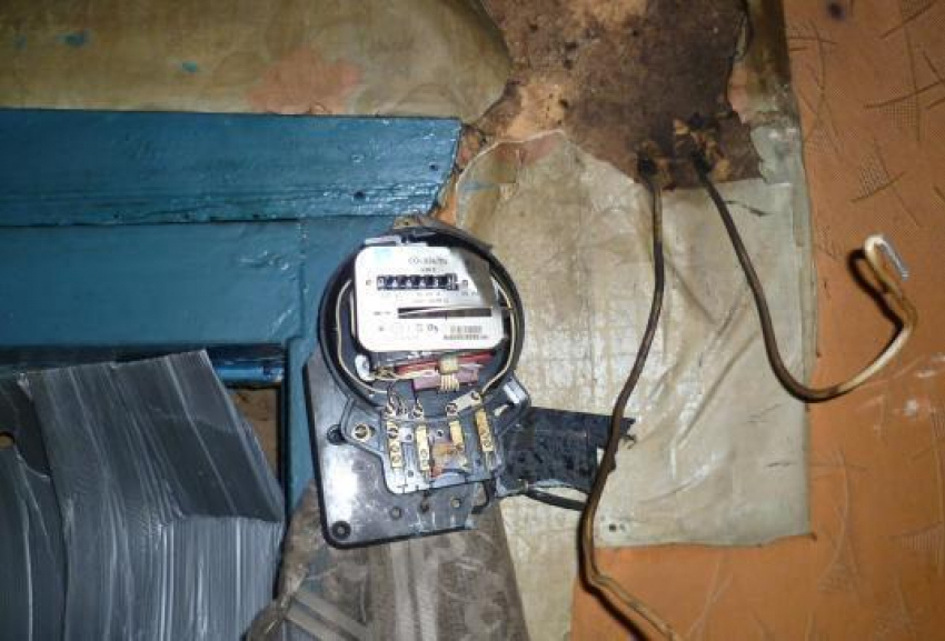 Замыкание электрического счетчика произвело панику среди жителей Камышина 