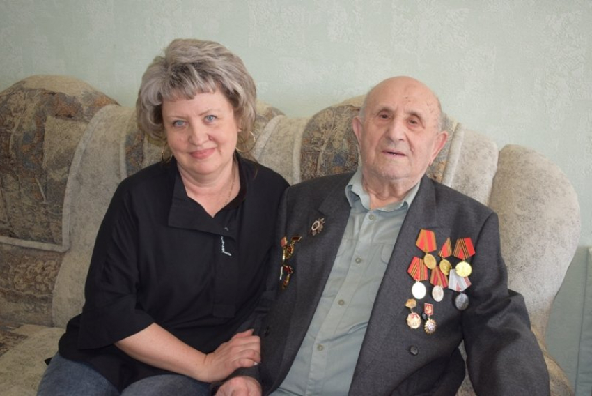 Камышанам-фронтовикам начали вручать юбилейные медали в честь 75-летия Победы в Великой Отечественной войне