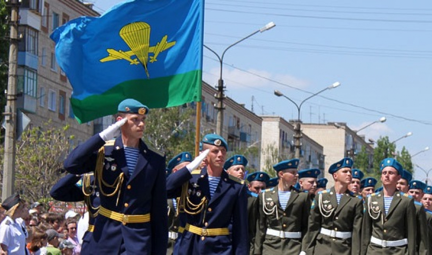 Десантники из 56-й десантно-штурмовой бригады города Камышина пройдут по волгоградской площади
