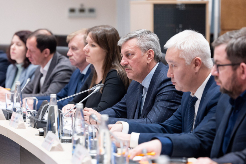 Топ-чиновников Волгограда собрал на срочное мотивирующее совещание губернатор 