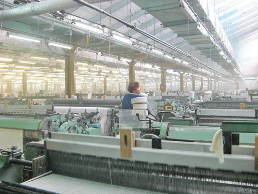На всех промышленных предприятиях Камышина теперь работает вдвое меньше людей, чем когда-то на одном ХБК
