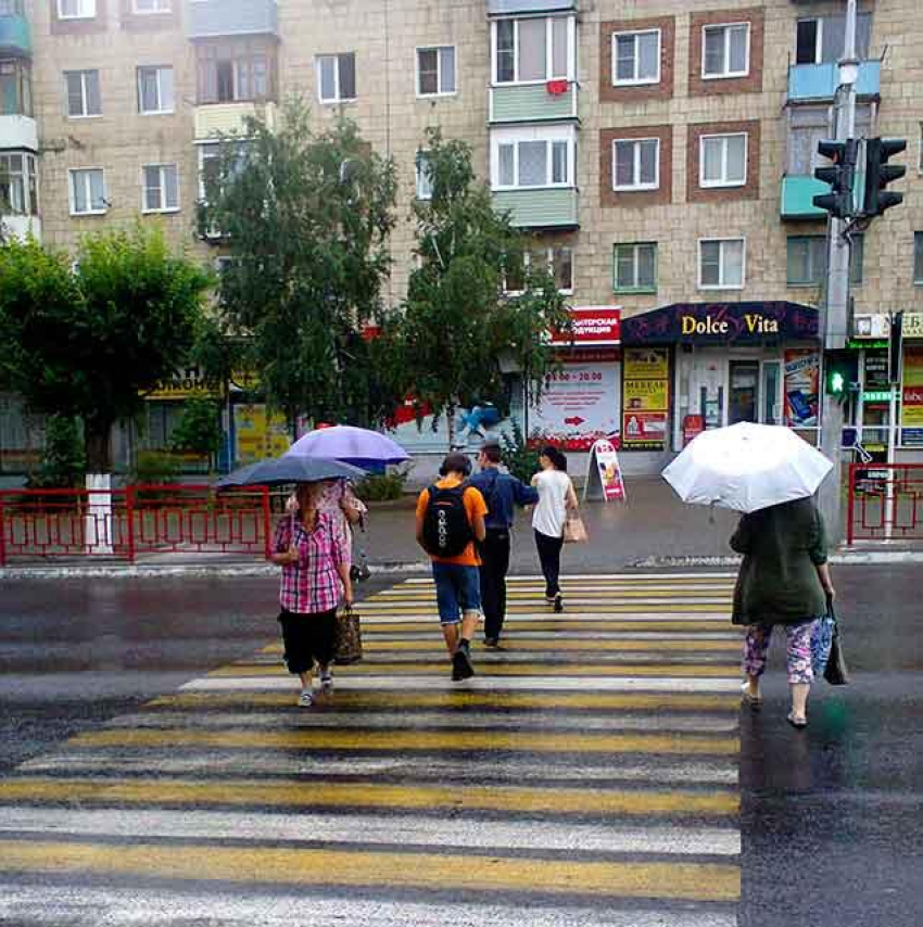 На Волгоградскую область надвигаются шторм и грозовые ливни