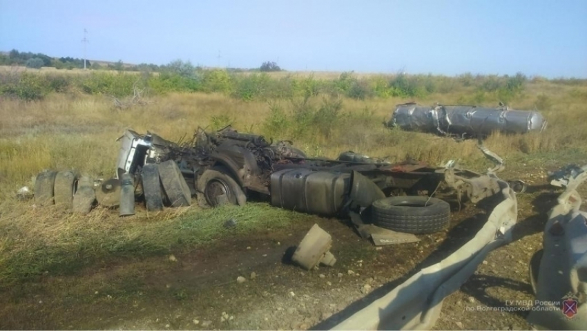Водитель грузовика погиб в аварии по пути в Камышин