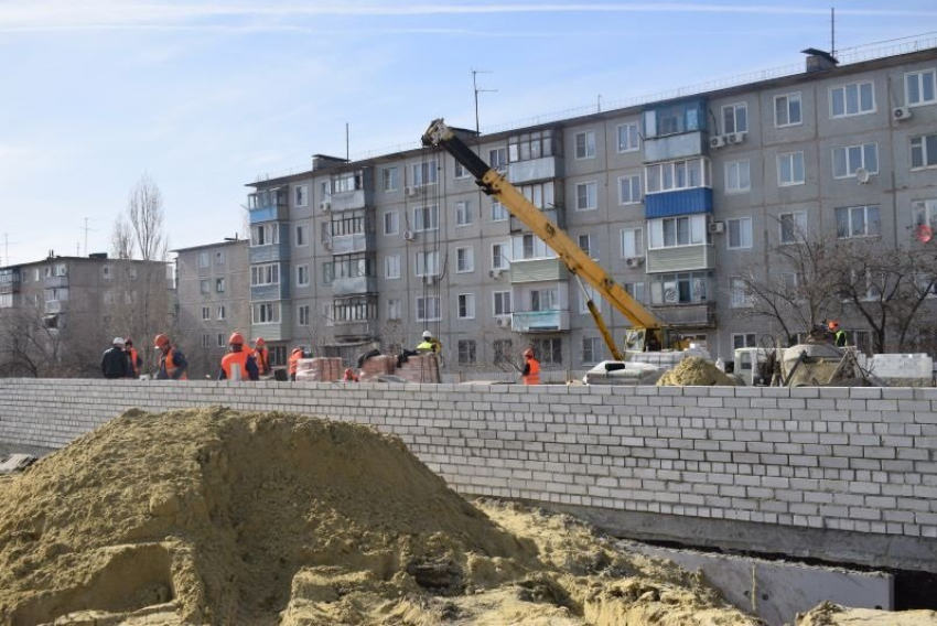 За год спрос на строителей в Волгоградской области увеличился на четверть, самые востребованные – разнорабочие и инженеры