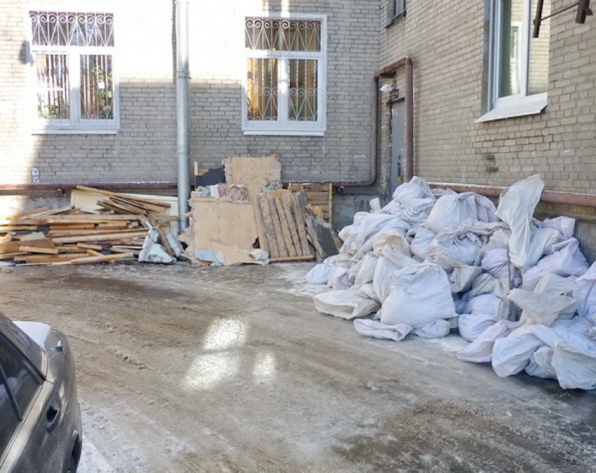 За вывоз строительного мусора на обычную помойку камышан будут штрафовать на 4 тысячи рублей