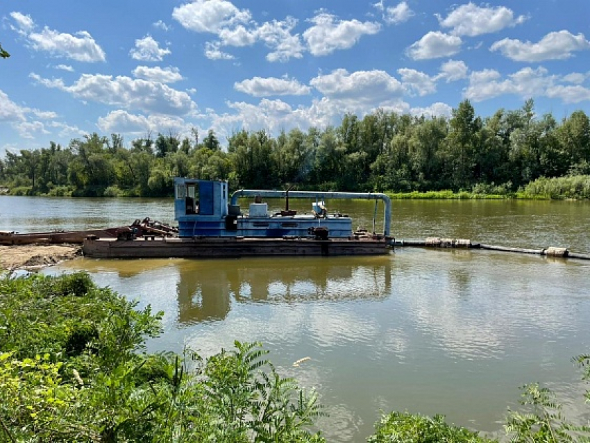 Реку Медведицу в Волгоградской области начали расчищать с помощью земснарядов, на очереди и Иловля в Камышинском районе