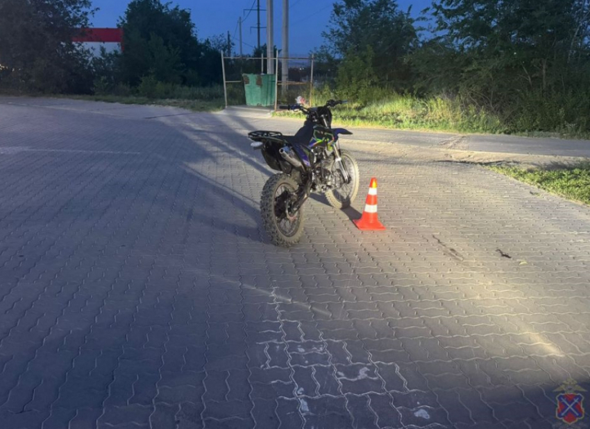 В Камышине 15-летний водитель мотоцикла после ДТП в 5-м микрорайоне попал к хирургам