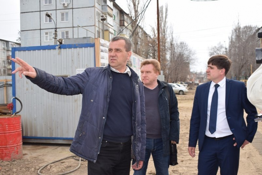Первый замглавы администрации Камышина Андрей Летов проинспектировал строительство школы