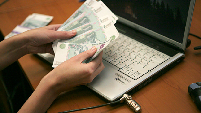 Житель Камышина перечислил мошеннику 6500 рублей
