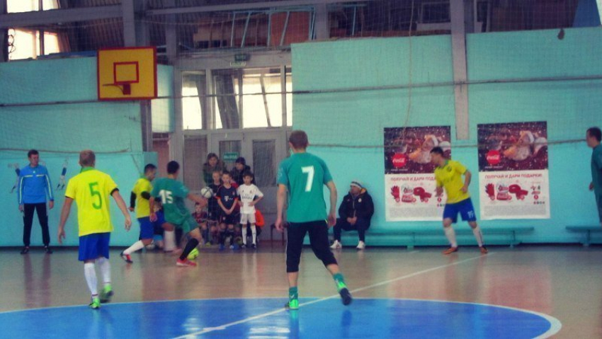 Камышинский «Авангард» победил в турнире по мини-футболу среди ветеранов