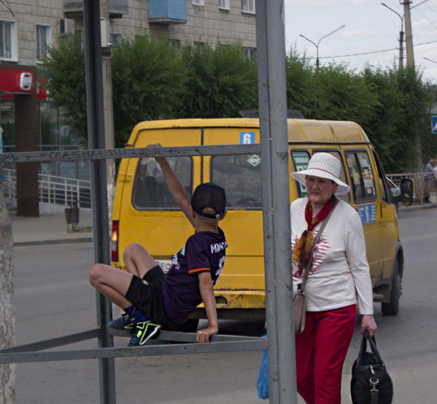 В Камышине аудиторы КСП засекретили результаты проверки о предоставлении администрацией Станислава Зинченко субсидий перевозчикам