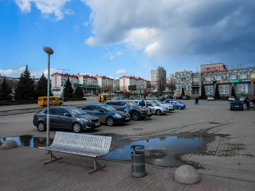 Неужели камышане достойны только металлических скамеек на улицах? -- камышанка