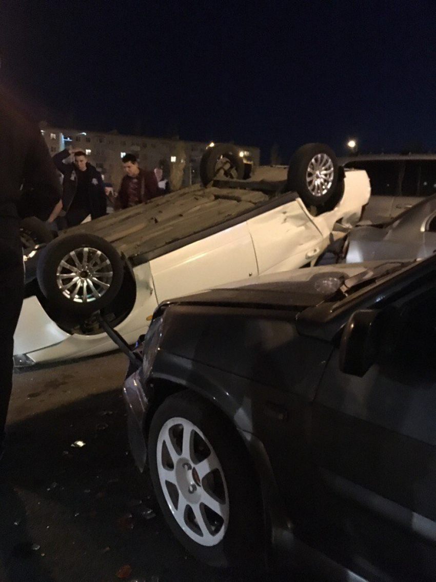 В Камышине во время аварии с перевернувшимся автомобилем у пострадавшего водителя украли айфон