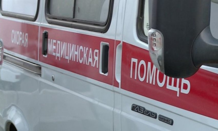 Камышинского неадеквата со стулом из магазина «Магнит» на улице Ленина увезли в больницу