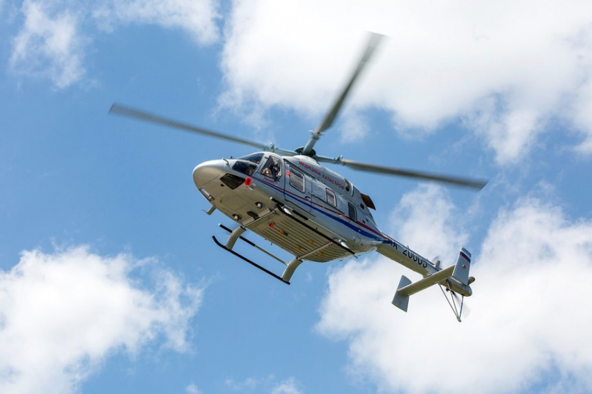 Санитарный вертолет не устает летать в Камышин