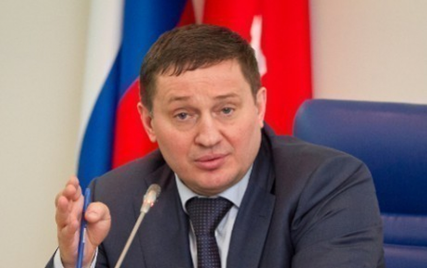 В кремлевском рейтинге губернатору Волгоградской области определили строчку посреди «троечников» 