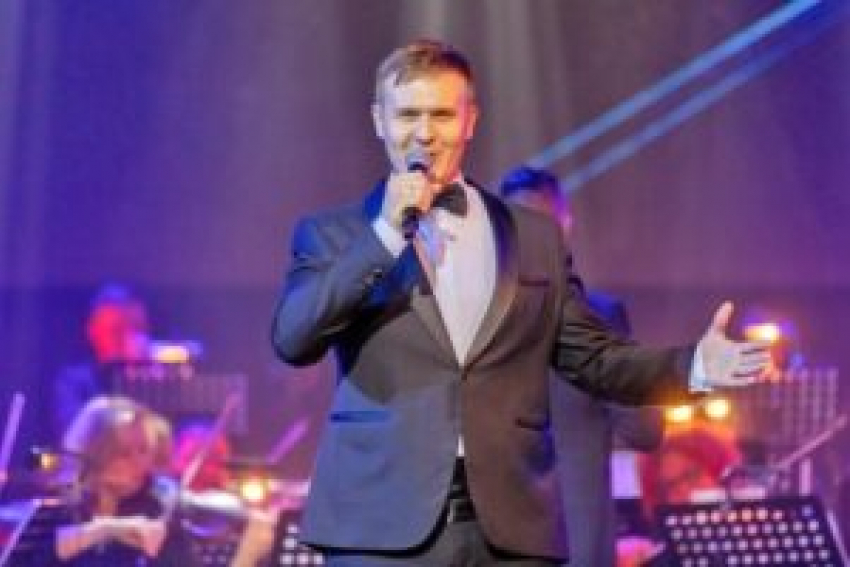 Помощник машиниста электровоза из Камышинского района стал звездой всероссийского конкурса вокалистов, представляя железнодорожников