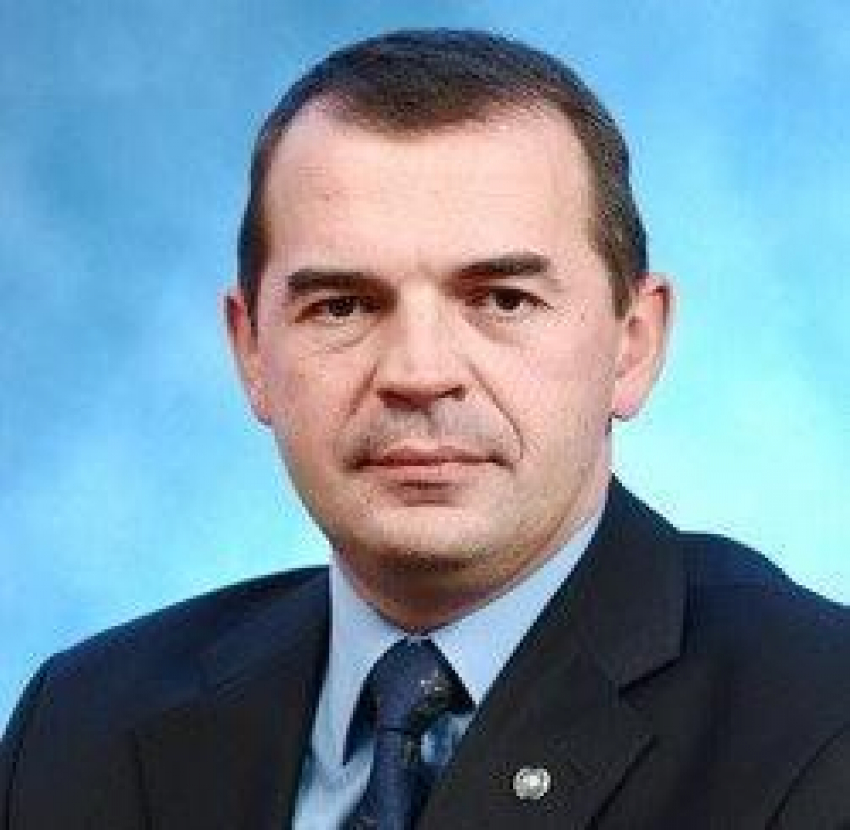 Депутат Камышинской городской думы Дмитрий Крикунов жестко раскритиковал власти города за «усеченное» благоустройство