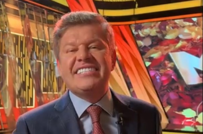 Администрация Камышина рекламирует сегодняшнюю, 6 октября, телеверсию Арбузного фестиваля на ЦТ