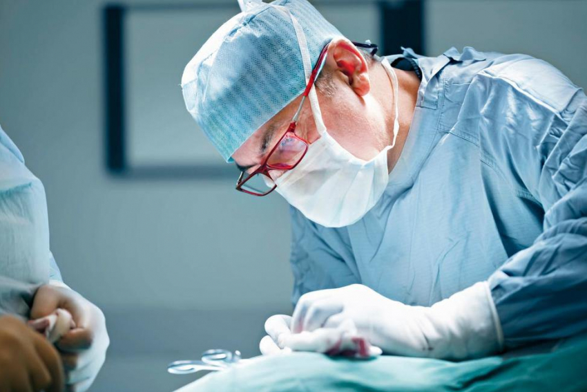 В отделение хирургии центральной городской больницы Камышина пообещали  закупить новые операционные столы