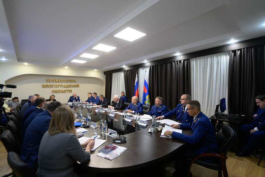 Генпрокурор РФ Александр Гуцан провел встречу с предпринимателями Волгоградской области