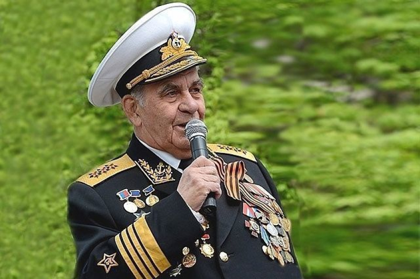 В Камышине появилась памятная доска в честь адмирала Геннадия Хватова