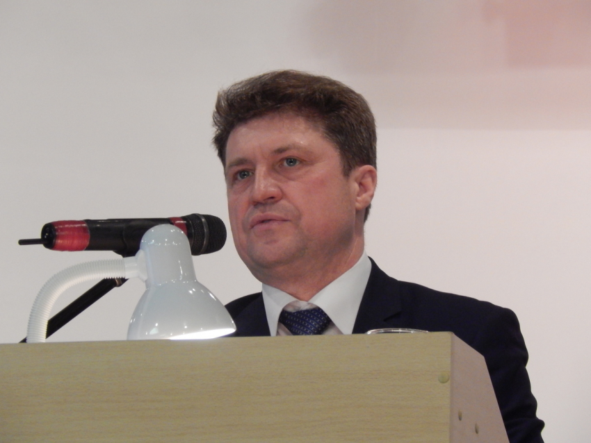 Главе администрации Камышина Станиславу Зинченко нравится общаться с народом