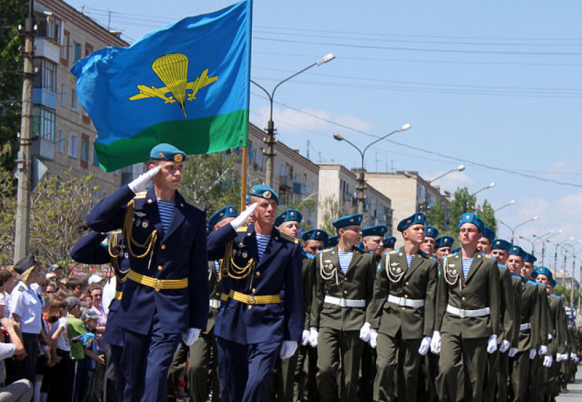 Камышинские десантники примут участие в военном параде в Волгограде и в Камышине