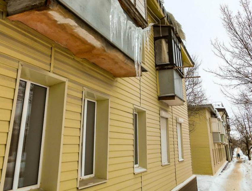 Камышан предупреждают о мошенниках, желающих «установить» вам пластиковые окна