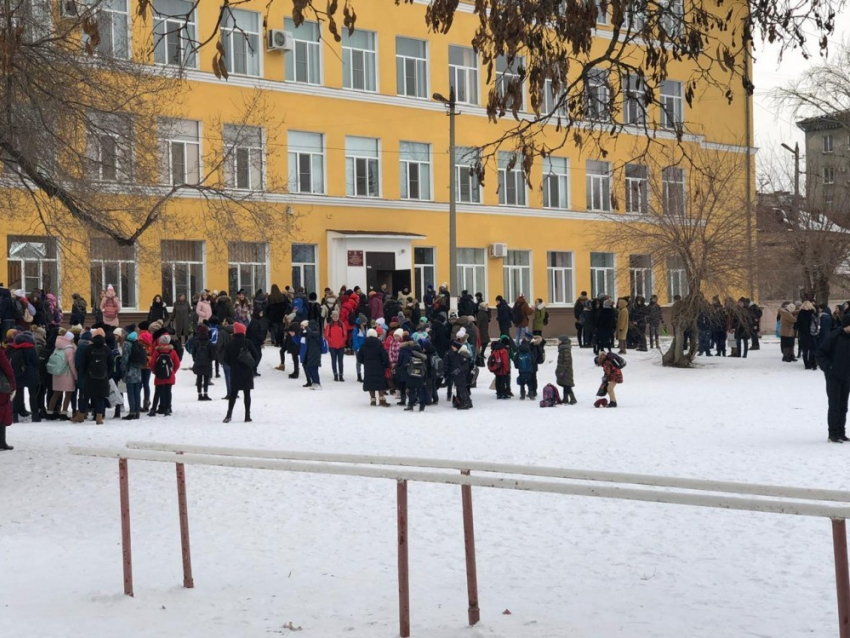 Срочная эвакуация началась в школах областного центра из-за электронных угроз