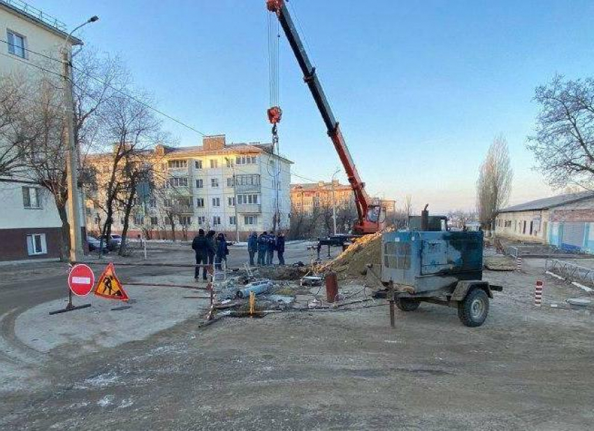 Станислав Зинченко заявил, что тепло, отключенное из-за порыва теплотрассы, вот-вот начнут подавать в квартиры камышан