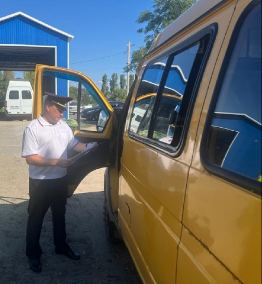 Госавтоинспекция Камышина провела акцию «Чистый воздух»