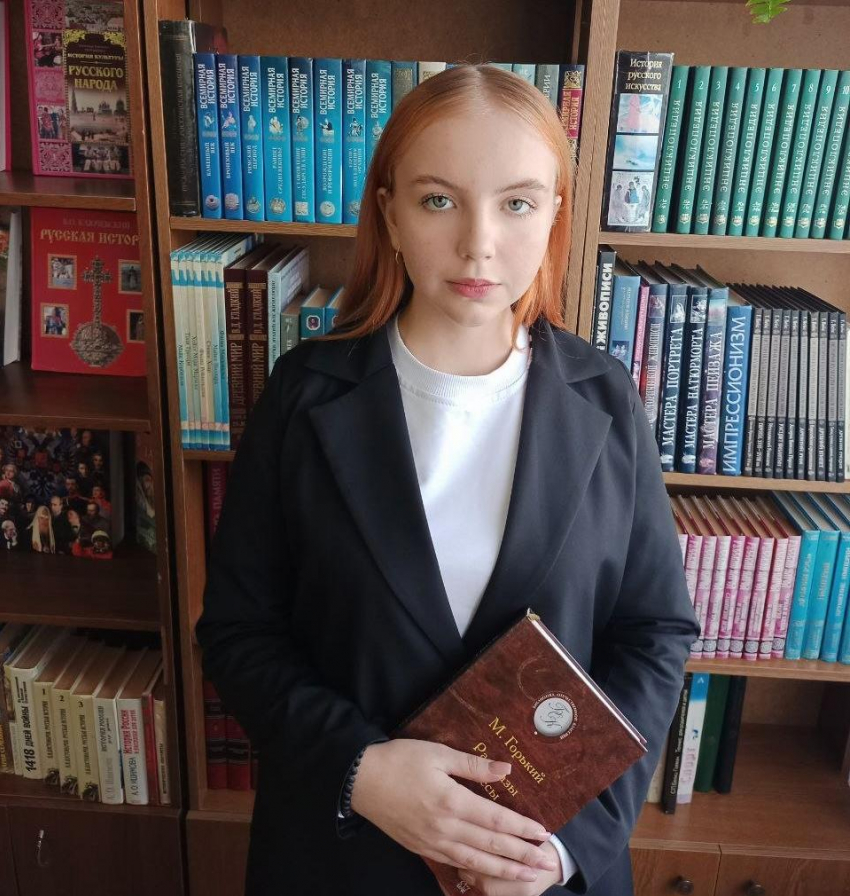 Девятиклассница из Камышина Надя Власенко покорила литературными способностями жюри всероссийского конкурса школьных сочинений