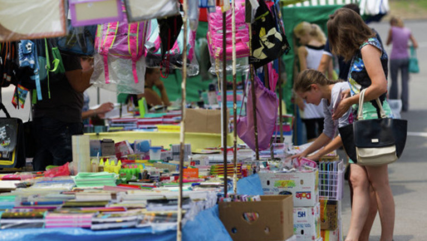 Роспотребнадзор в Камышине проводит «горячую линию» по вопросам качества детских товаров и школьных принадлежностей