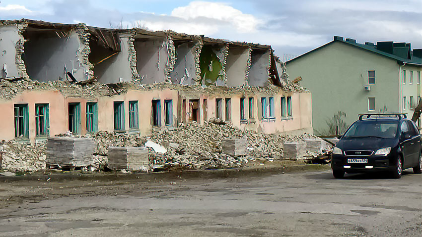 Камышане гадают, будут ли трущобу на «Молодежной» сносить полностью, или что-то хотят восстанавливать