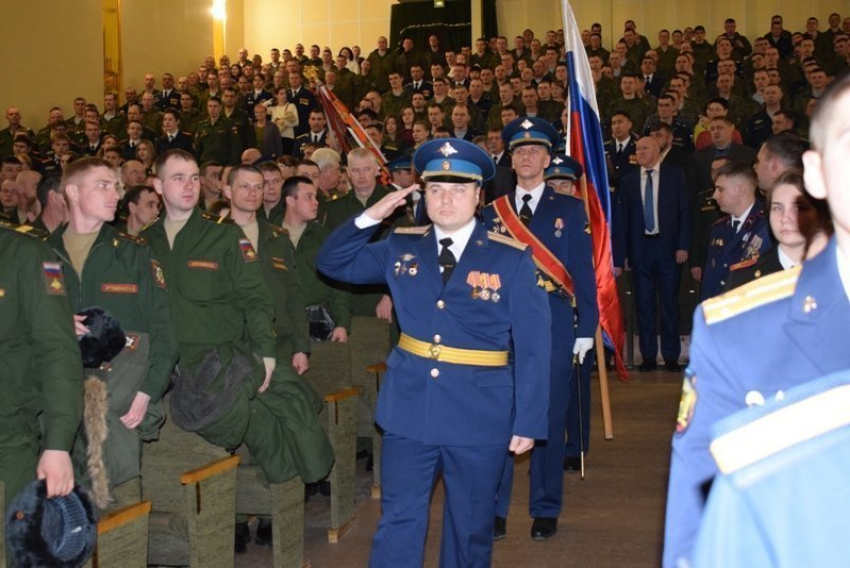 Сегодня в Камышине в 56-й Отдельной десантно-штурмовой бригаде пройдет торжественная передача знамени части новому комбригу