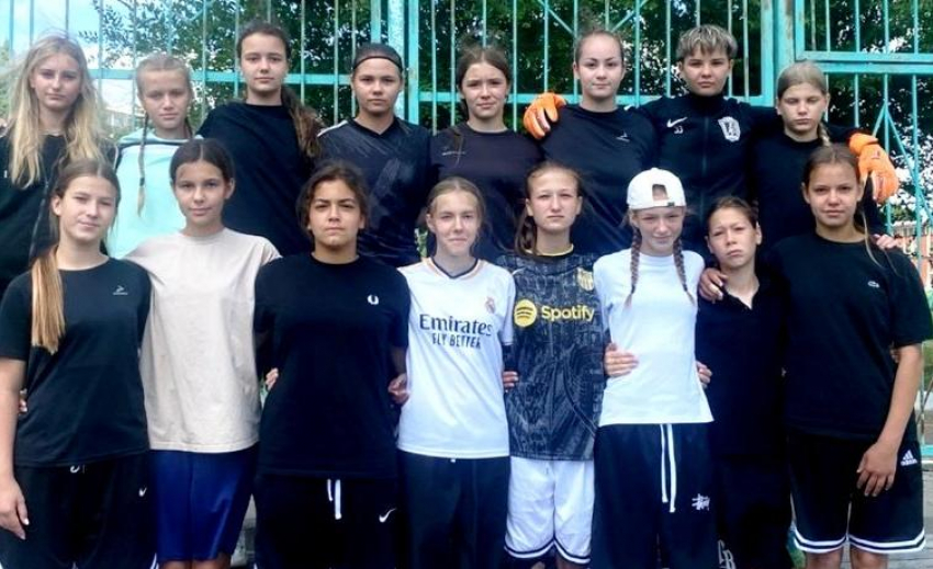 Камышинские футболистки уехали в Ессентуки биться за победу во всероссийском турнире