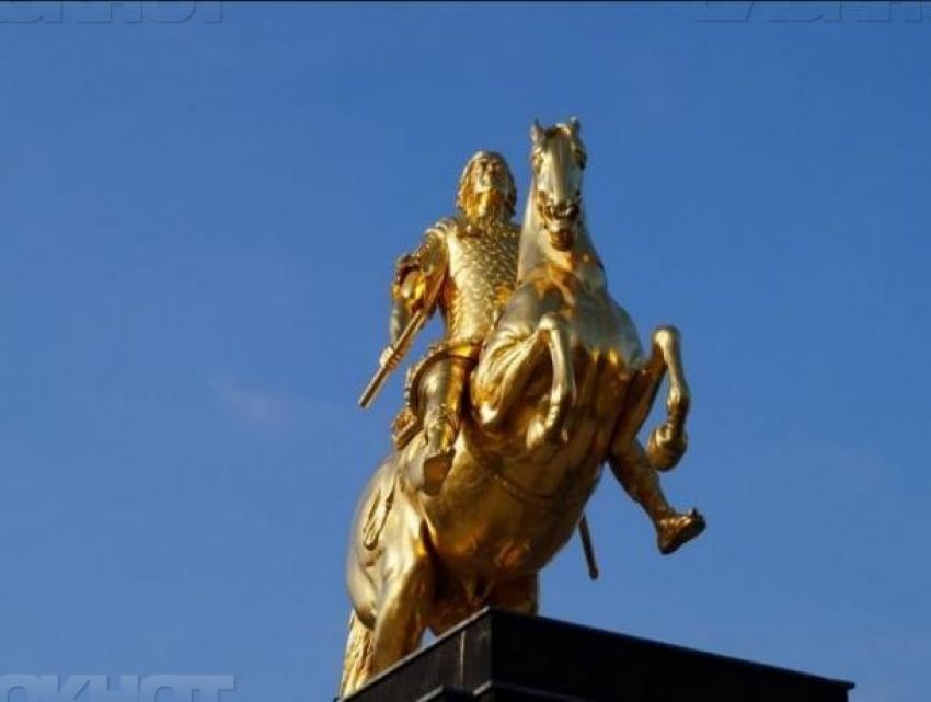 Перед выборами президента «Блокнот Волжского» рассказал читателям поучительную историю о золотых конях Батыя с рубиновыми глазами