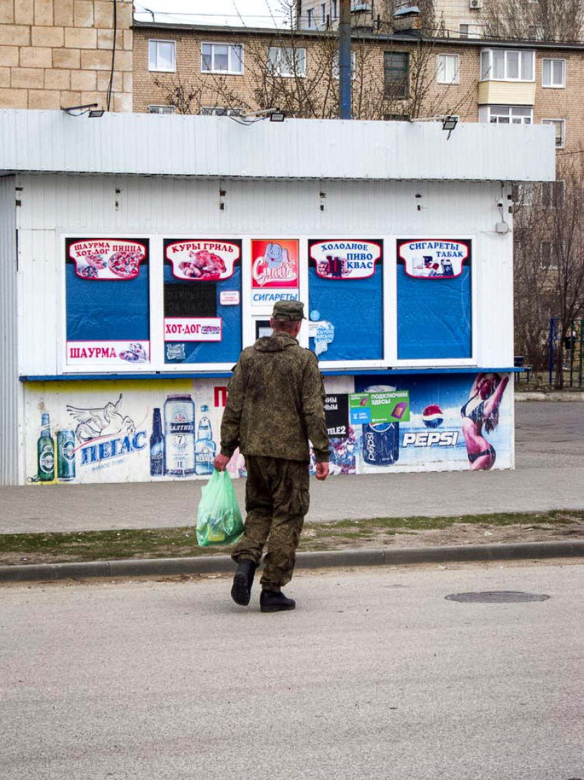 Пора в Камышине заставить владельцев киосков оформлять их стильно, а не по-деревенски аляповато, - камышанка