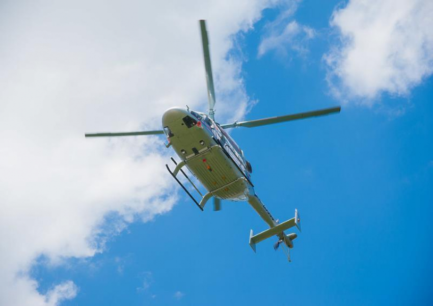 Ребенок, выпавший из окна в Камышинском районе, на вертолете доставлен в Волгоград
