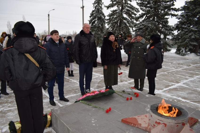 Камышин вместе со всей страной почтил память Неизвестного солдата