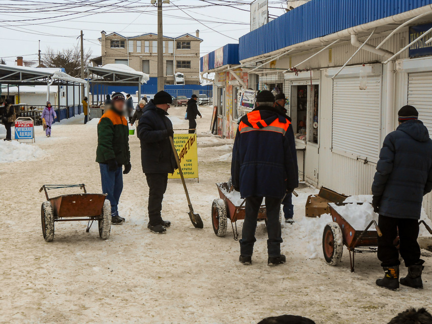 В управлении Роспотребнадзора по Волгоградской области напомнили, кто и как  может по закону работать на холоде