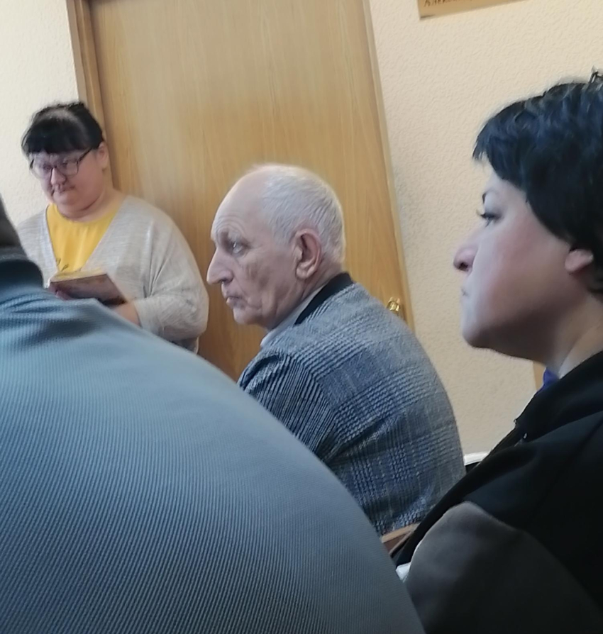В Камышинском городском суде по «делу Норова", с изменением «сценария", сегодня, 13 октября, заседание началось с выступление свидетеля, экс-предпринимателя Анатолия Ярмоловича