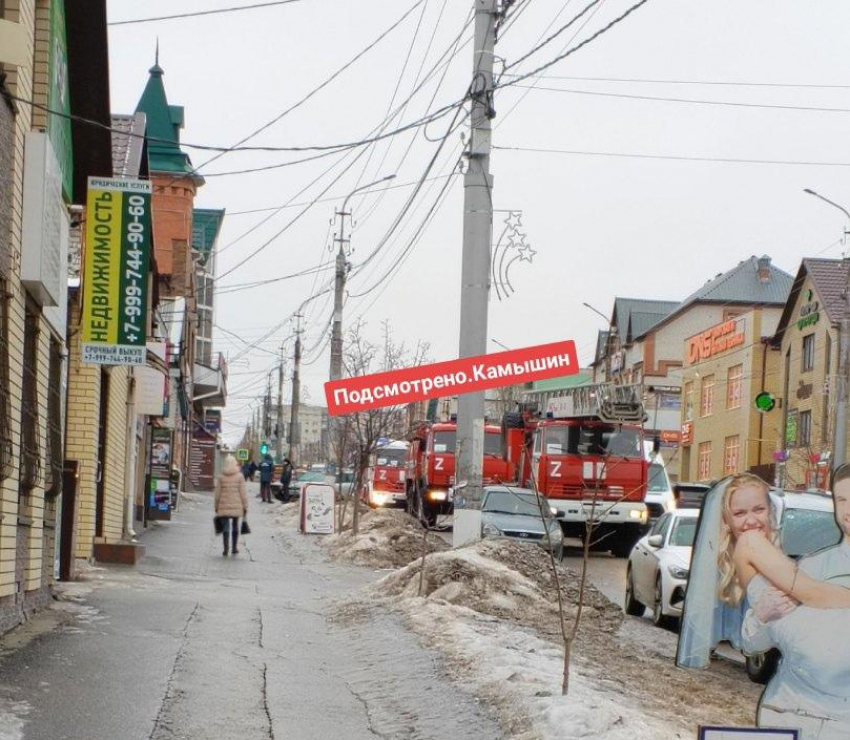 Камышан озадачила колонна пожарных машин на центральной улице города