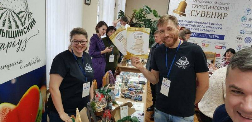 Депутат Камышинской городской думы с супругой отметились на российском конкурсе как создатели лучшего съедобного сувенира