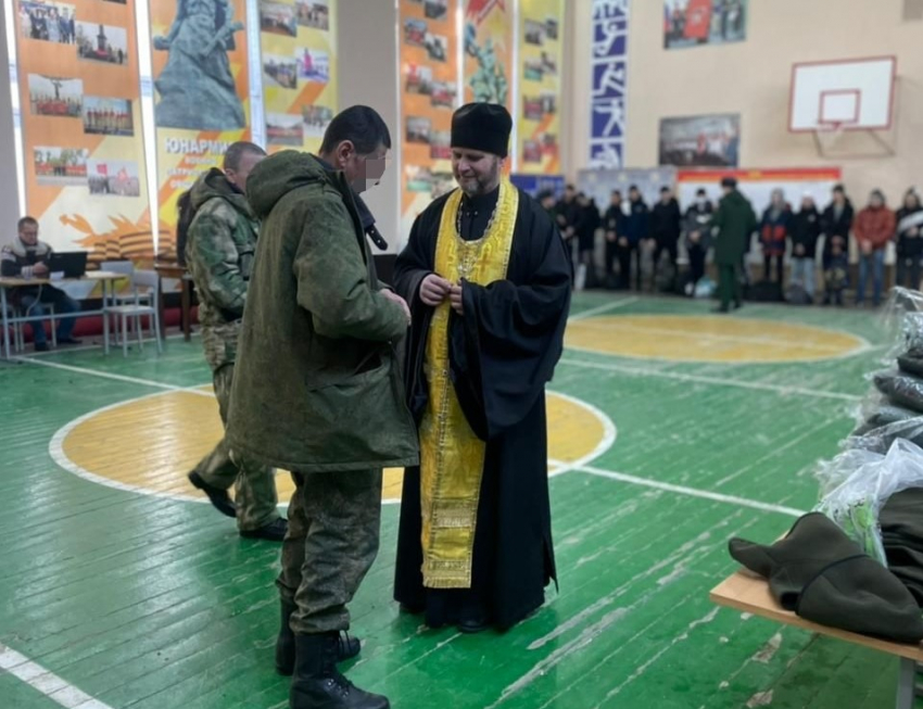 Жители Волгоградской области продолжают уходить добровольцами в зону спецоперации