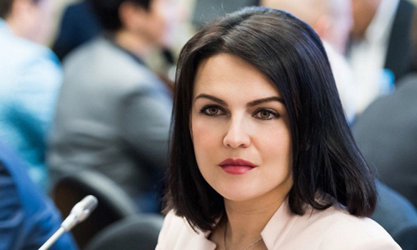 Депутат камышан в Госдуме Анна Кувычко объяснила лукавство в сюсюкающих названиях  «сметанка» и «творожок"
