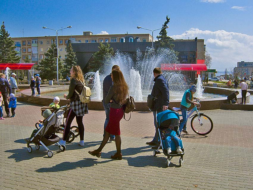 Администрация Камышина предлагает горожанам 1 мая гулять в парке, смотреть концерт и любоваться фонтаном