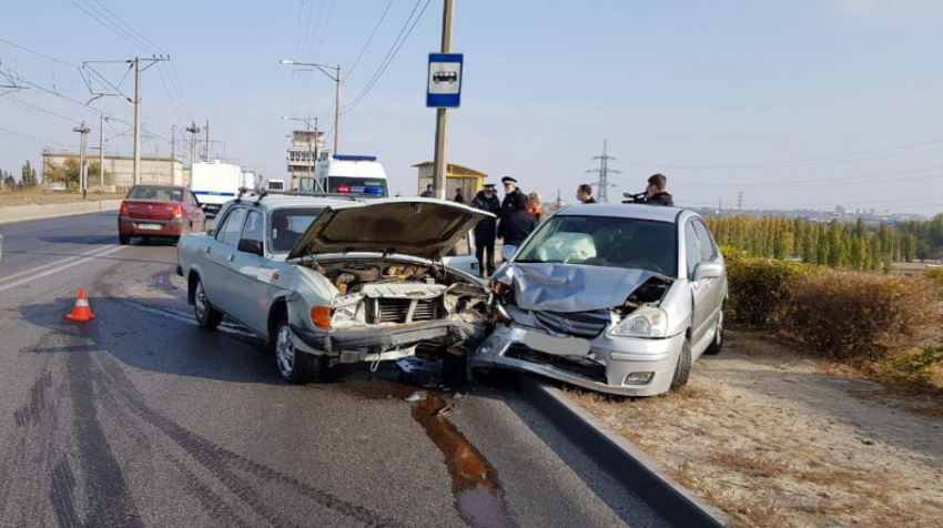 Водитель «Волги» погиб на месте в ДТП с пятью машинами на мосту через Волжскую ГЭС, - «Блокнот Волгограда"