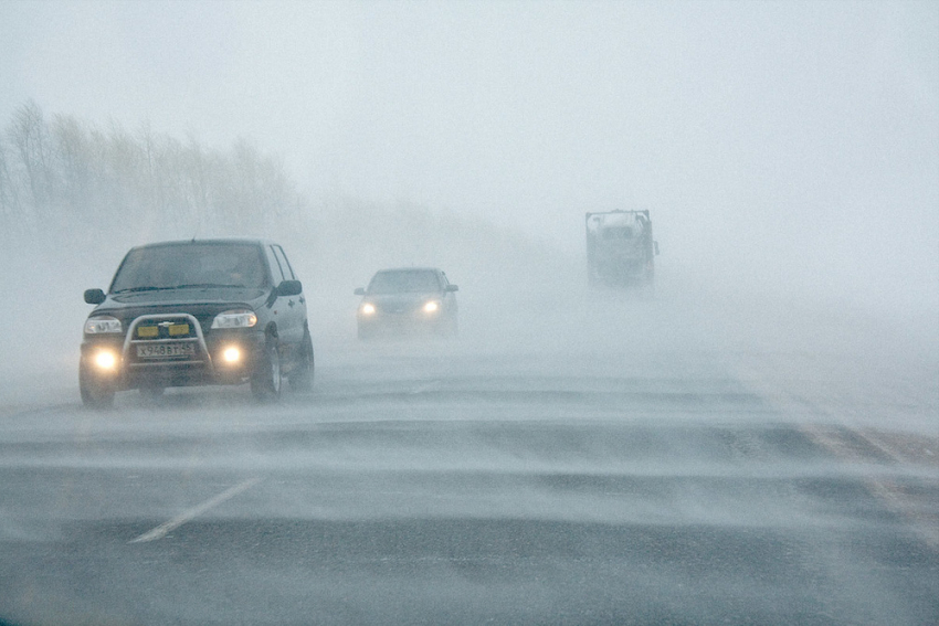 Водителей просят быть осторожными из-за метелей и заносов на трассе «Волгоград-Камышин"